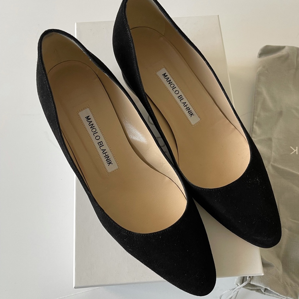Manolo Blahnik Listony Black Suede Low-Heel Pumps